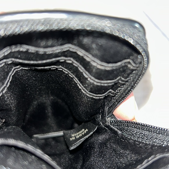 Coach EUC Black Nylon /Patent C Logo Wristlet/Card Holder - Picture 7 of 9